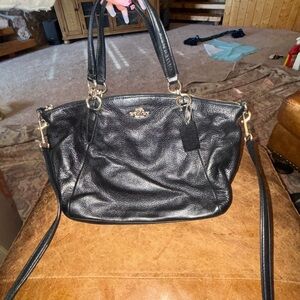 Coach Kelsey Small Black Pebbled Leather Purse